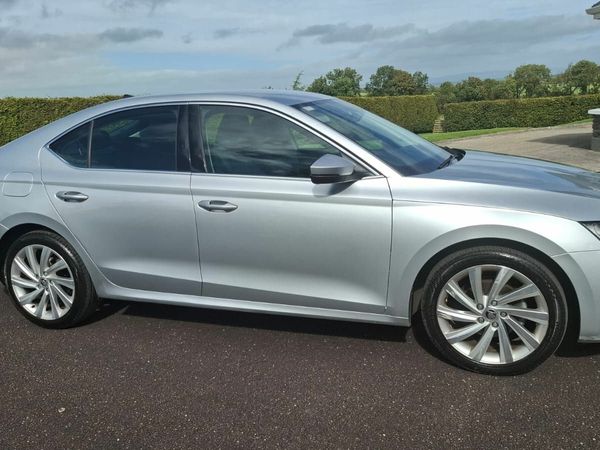 Skoda Octavia Saloon, Diesel, 2021, Grey