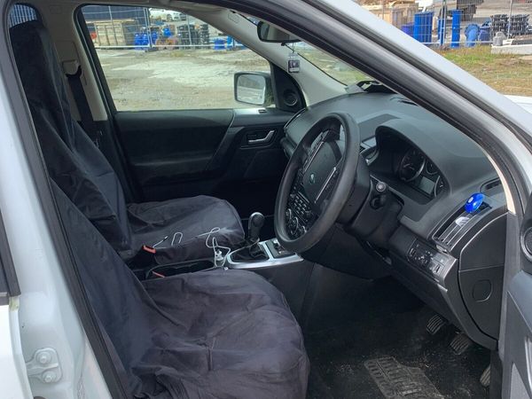 Land Rover Freelander SUV, Diesel, 2011, White