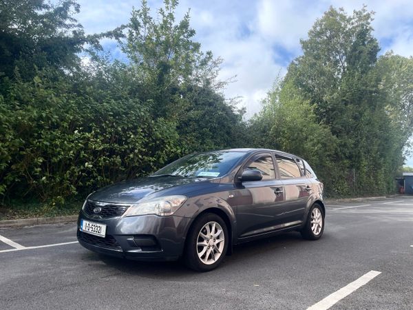Kia Ceed Hatchback, Diesel, 2011, Grey