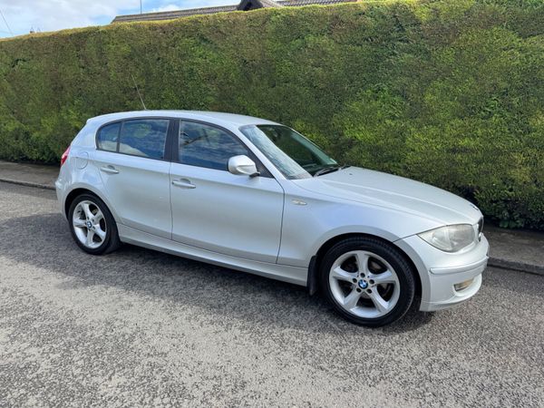 BMW 1-Series Hatchback, Diesel, 2011, Silver