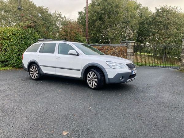 Skoda Octavia Estate, Diesel, 2011, White