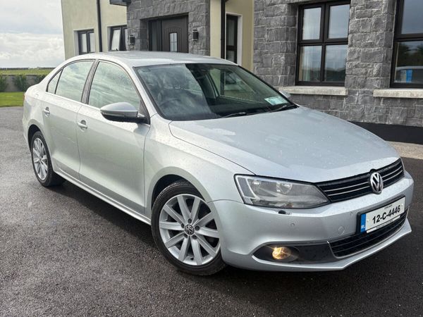 Volkswagen Jetta Saloon, Diesel, 2012, Silver