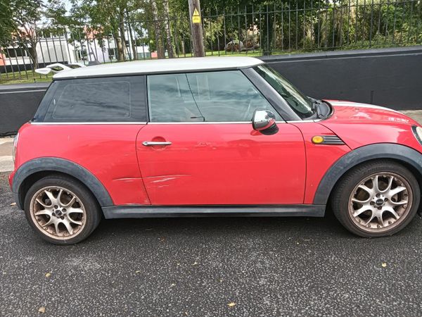 Mini Cooper Hatchback, Diesel, 2009, Red