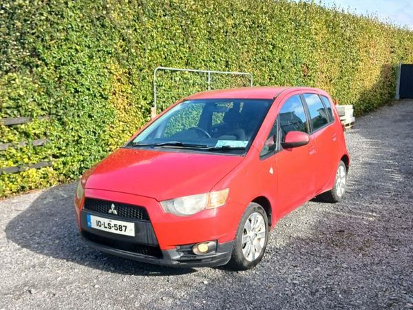 Mitsubishi Colt MPV, Petrol, 2010, Red