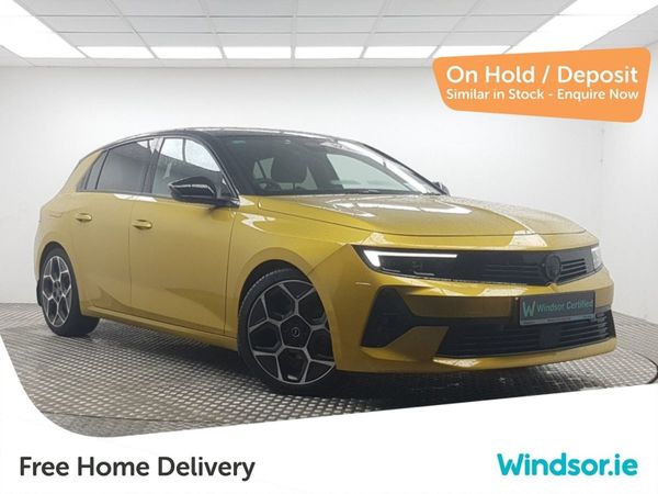 Opel Astra Hatchback, Petrol, 2024, Gold