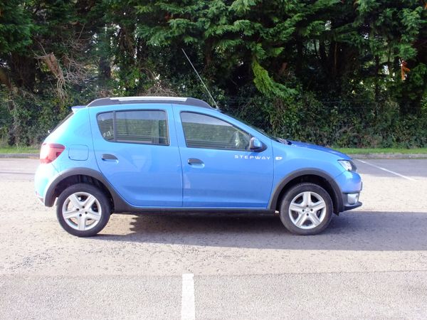 Dacia Sandero Stepway Hatchback, Petrol, 2015, Blue