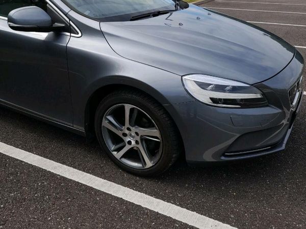 Volvo V40 Hatchback, Diesel, 2017, Grey