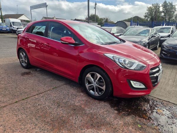 Hyundai i30 Hatchback, Diesel, 2015, Red