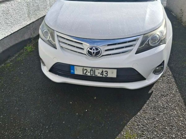 Toyota Avensis Saloon, Diesel, 2012, White