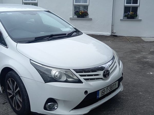 Toyota Avensis Saloon, Diesel, 2015, White