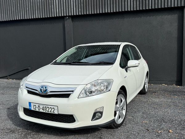 Toyota Auris Hatchback, Petrol Hybrid, 2012, White