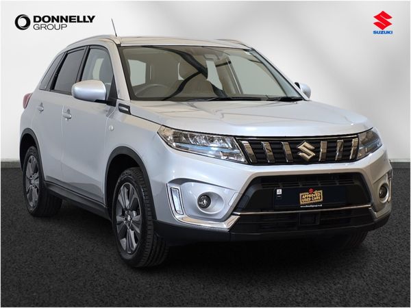 Suzuki Vitara Estate, Petrol, 2022, Silver
