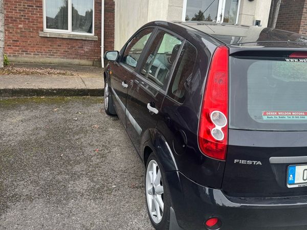 Ford Fiesta Hatchback, Petrol, 2006, Black