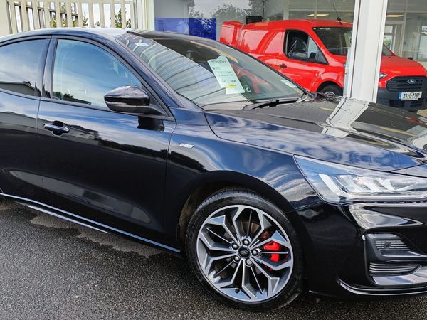 Ford Focus Hatchback, Diesel, 2024, Black