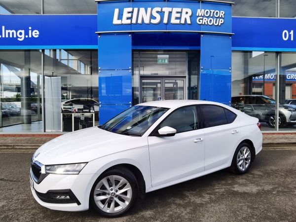 Skoda Octavia Saloon, Diesel, 2021, White