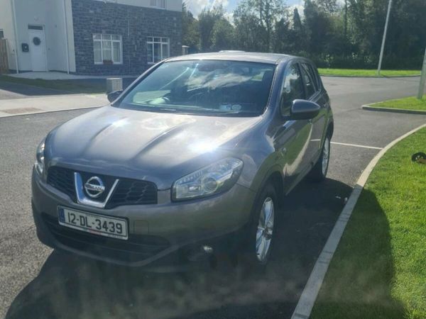 Nissan Qashqai Hatchback, Diesel, 2012, Grey