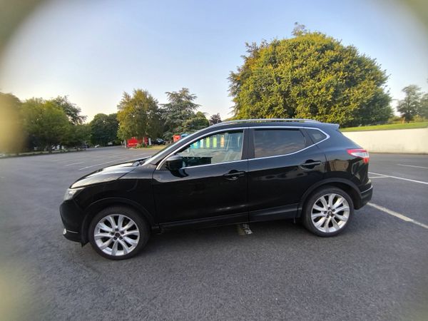 Nissan Qashqai Hatchback, Diesel, 2014, Black