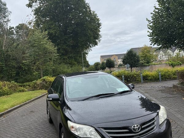 Toyota Corolla Saloon, Petrol, 2010, Black