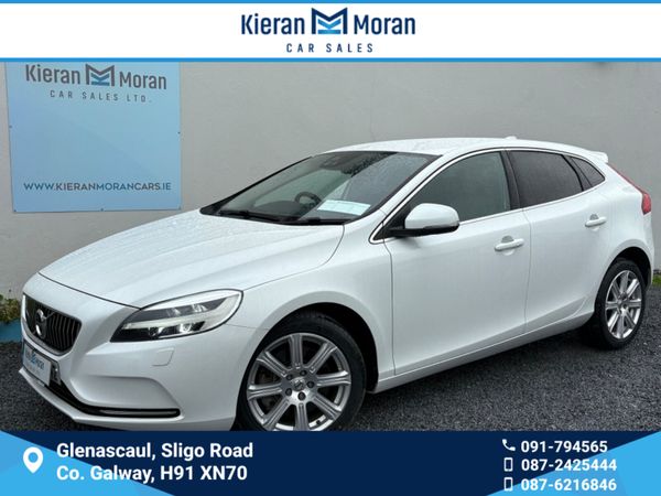 Volvo V40 Hatchback, Diesel, 2019, White