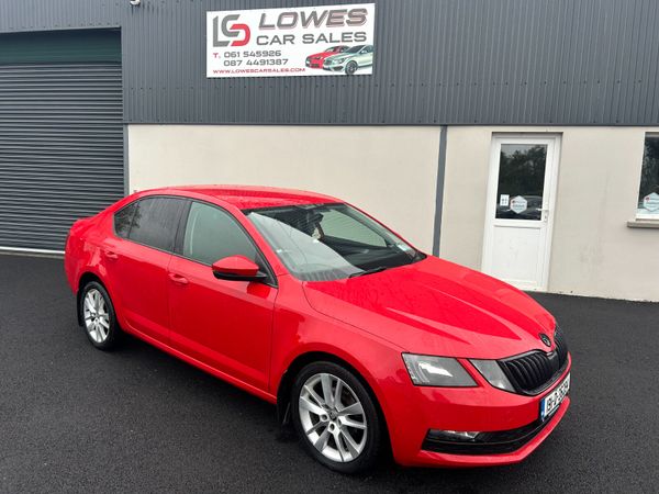 Skoda Octavia Saloon, Diesel, 2019, Red