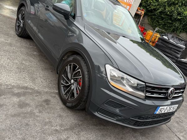 Volkswagen Tiguan SUV, Petrol, 2019, Grey