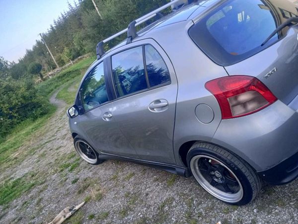 Toyota Yaris Hatchback, Petrol, 2008, Silver