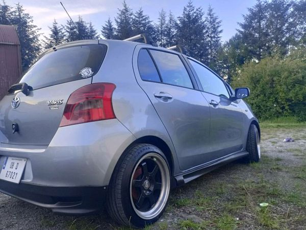 Toyota Yaris Hatchback, Petrol, 2008, Silver