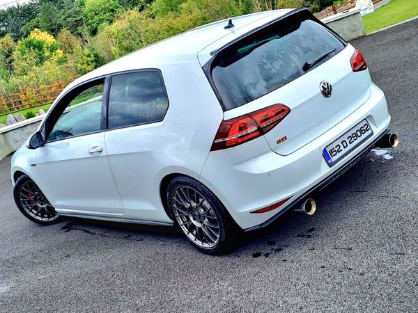 Volkswagen Golf Hatchback, Petrol, 2015, White