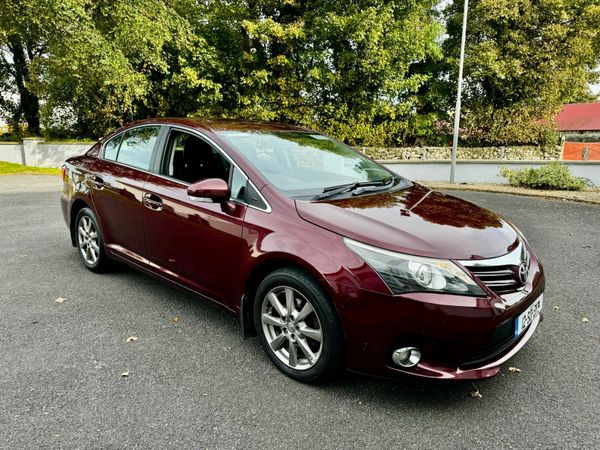 Toyota Avensis Saloon, Diesel, 2012, Red