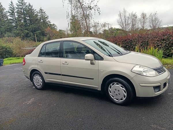 Nissan Tiida Saloon, Diesel, 2011, Silver