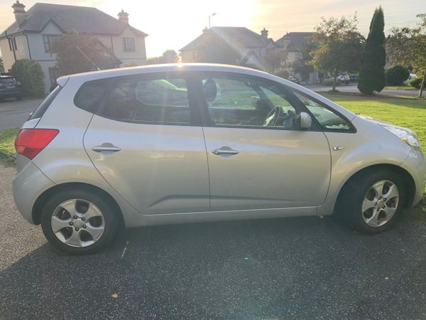 Kia Venga MPV, Diesel, 2012, Silver