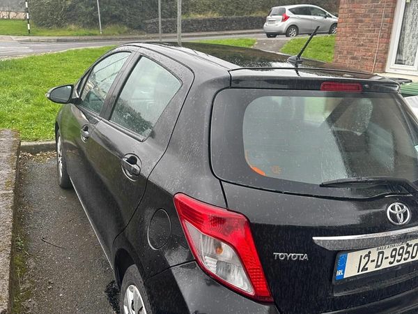 Toyota Yaris Hatchback, Petrol, 2012, Black