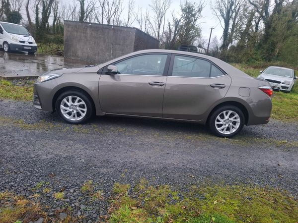 Toyota Corolla Saloon, Petrol, 2018, Grey