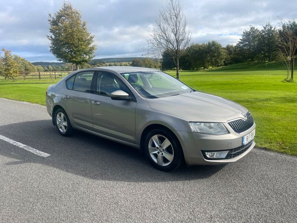 Skoda Octavia Saloon, Diesel, 2016, Beige