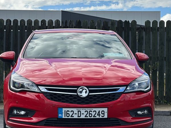 Vauxhall Astra Hatchback, Petrol, 2016, Red