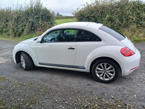 Volkswagen Beetle Hatchback, Diesel, 2015, White