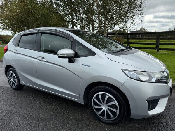 Honda Fit Hatchback, Petrol Hybrid, 2015, Silver