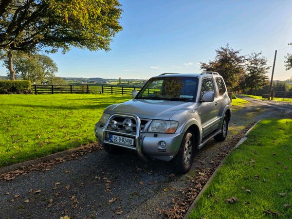Mitsubishi Pajero SUV, Diesel, 2006, Silver