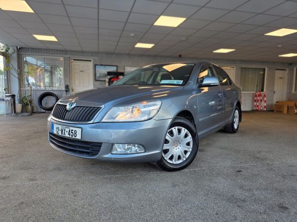 Skoda Octavia Saloon, Diesel, 2012, Grey