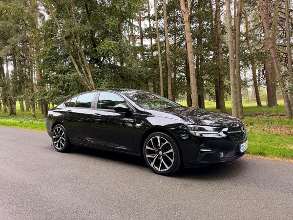 Opel Insignia Hatchback, Diesel, 2022, Black