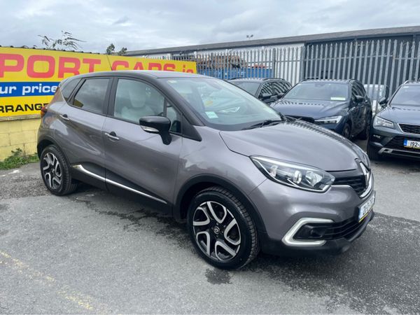 Renault Captur Hatchback, Petrol, 2021, Grey
