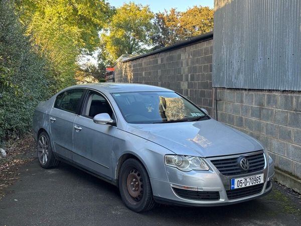 Volkswagen Passat Saloon, Petrol, 2005, Silver
