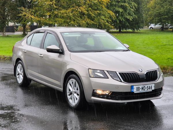 Skoda Octavia Saloon, Diesel, 2018, Grey