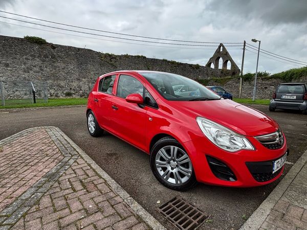 Opel Corsa Hatchback, Petrol, 2012, Red