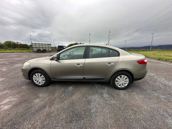 Renault Fluence Saloon, Diesel, 2011, Gold