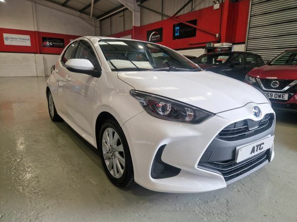 Toyota Yaris Hatchback, Petrol Hybrid, 2022, White