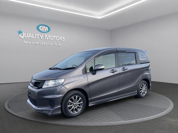 Honda Freed MPV, Petrol Hybrid, 2015, Grey