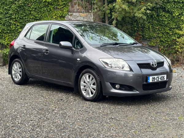 Toyota Auris Hatchback, Petrol, 2009, Grey