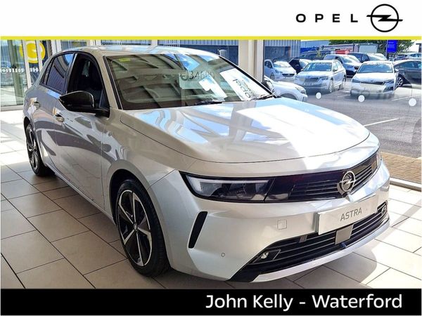 Opel Astra Hatchback, Petrol, 2026, White