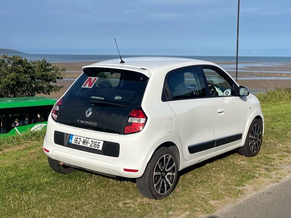 Renault Twingo Hatchback, Petrol, 2016, White